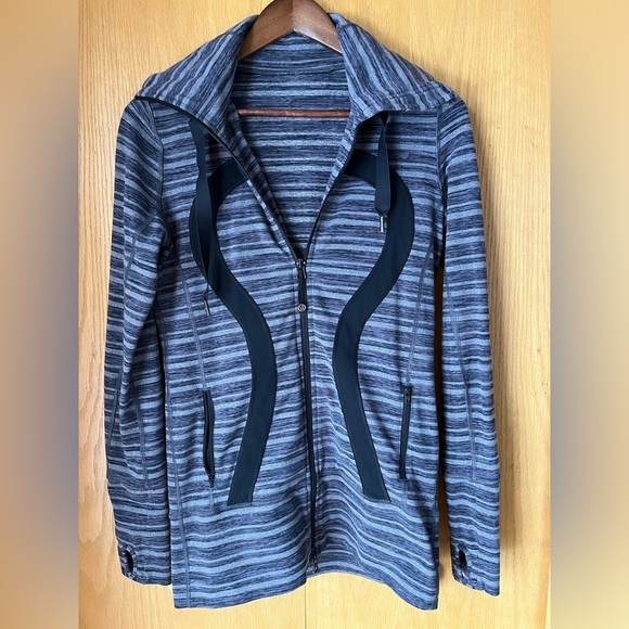 lululemon athletica Jackets & Blazers - Lululemon Stride Hooded Jacket-Size: 6-Black/Gray-Zip Closure-Pre-owned, EUC